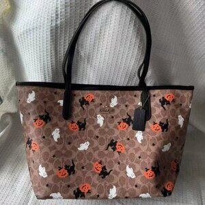 New Coach City Tote In Signature Canvas With Halloween Print CW450